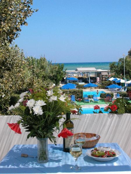 Galeana Beach Hotel Платанес Екстериор снимка